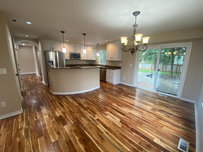 20207 Revere Cir in Anchorage, AK - Building Photo - Building Photo