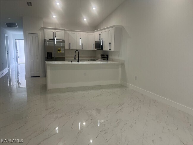 2403 Dogwood Ave S in Lehigh Acres, FL - Building Photo - Building Photo
