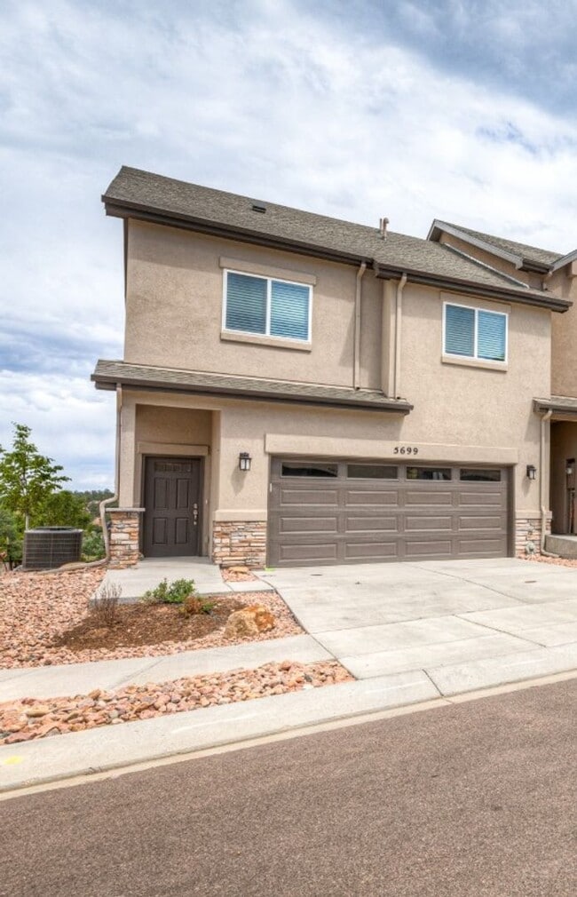 5699 Villa Lorenzo Dr