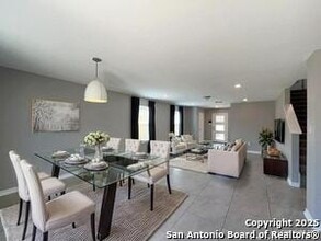 8018 Kingfisher Lndg in San Antonio, TX - Building Photo - Building Photo