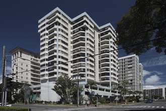 Sovereign Condominiums in Honolulu, HI - Building Photo - Building Photo