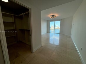 3301 NE 183rd St, Unit 2705 in Aventura, FL - Building Photo - Building Photo