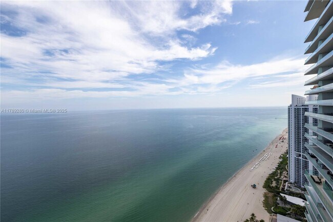 18555 Collins Ave, Unit # 4601 in Sunny Isles Beach, FL - Building Photo - Building Photo
