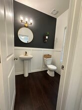 1842 Swan Dr in Charlotte, NC - Building Photo - Building Photo