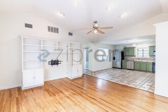 703 Nelray Blvd in Austin, TX - Foto de edificio - Building Photo