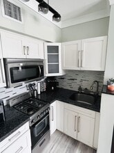 1320 Drexel Ave in Miami Beach, FL - Building Photo - Building Photo
