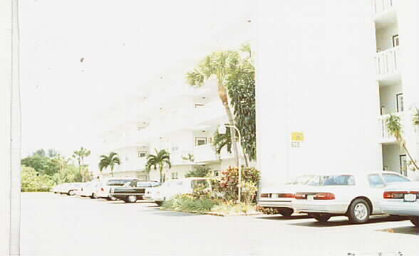 Sea Oaks Condominiums in Dania, FL - Building Photo