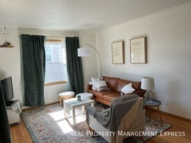 3 Bedroom 2 Bathroom Home for Rent in Sioux Falls, SD - Building Photo