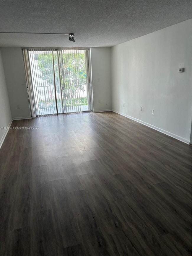 4675 W 18th Ct in Hialeah, FL - Building Photo - Building Photo