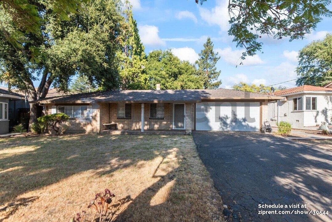 284 Mountain View Ave in San Jose, CA - Building Photo