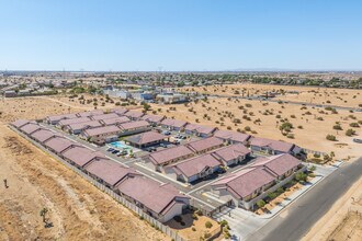 Tamarisk Villas in Hesperia, CA - Building Photo - Building Photo