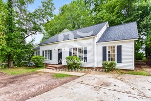 224 Holmsbury Rd in Irmo, SC - Building Photo