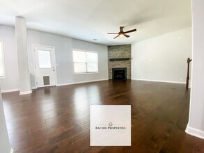 201 Paqcolet Dr in Simpsonville, SC - Building Photo - Building Photo