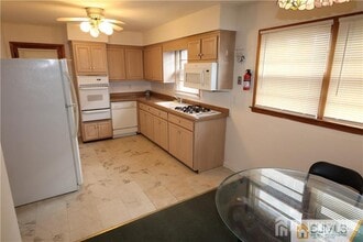 101 Stelton Rd in Piscataway, NJ - Building Photo - Building Photo