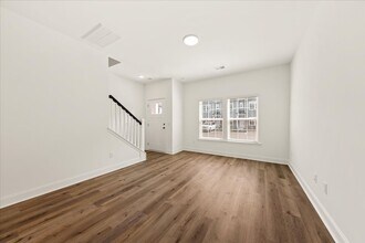 801 Twin Rivers Dr in Charleston, SC - Building Photo - Building Photo