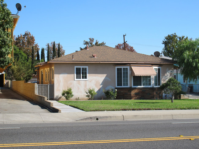 1104 S Atlantic Blvd in Alhambra, CA - Building Photo - Building Photo