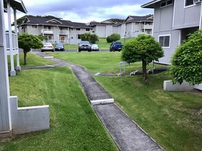 98-833 Noelani St in Pearl City, HI - Foto de edificio - Building Photo