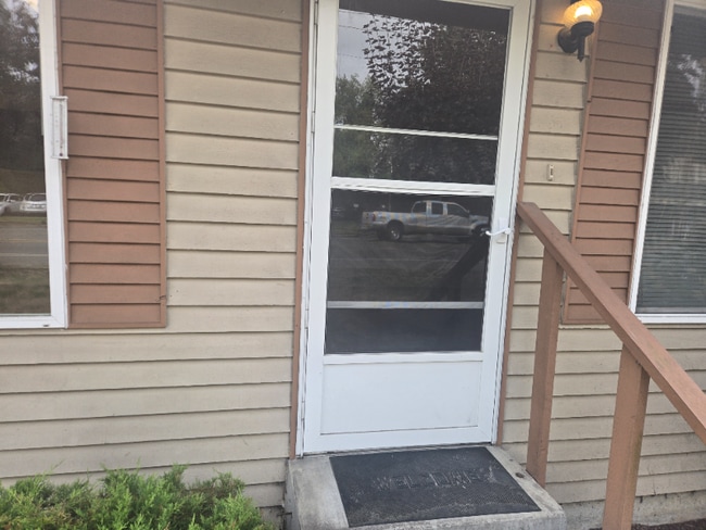 property at 404 E Burke Ave