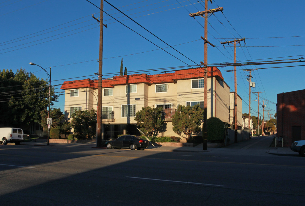 315 W Alameda Ave in Burbank, CA - Building Photo