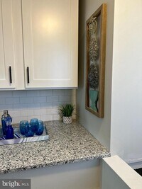 2549 Shields St photo'