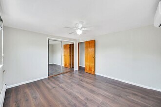 45 Walnut Ln in Hicksville, NY - Foto de edificio - Building Photo