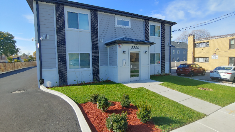 5366 S Laramie Ave-Unit -102 in Chicago, IL - Building Photo