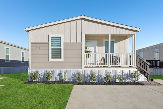 1611 American Dr in Cleburne, TX - Building Photo - Building Photo