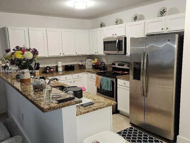 22511 SW 88th Pl in Cutler Bay, FL - Building Photo - Building Photo