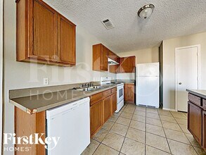 1600 Shady Shores Dr in Glenn Heights, TX - Building Photo - Building Photo