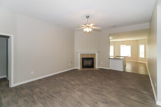 8541 Shady Elm Dr in Memphis, TN - Building Photo - Building Photo