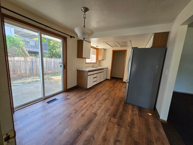 property at 6850 N Sky St