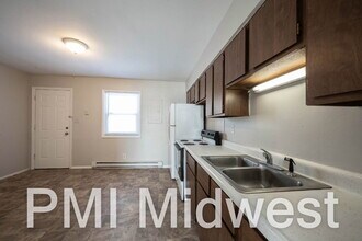 2950 US-52 in New Palestine, IN - Foto de edificio - Building Photo