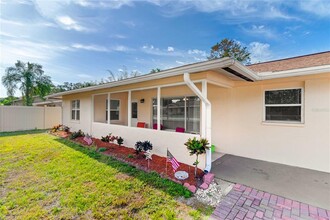 2108 Outer Dr in Sarasota, FL - Building Photo - Building Photo