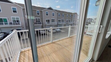 527 Red Oak Cir in Volo, IL - Building Photo - Building Photo