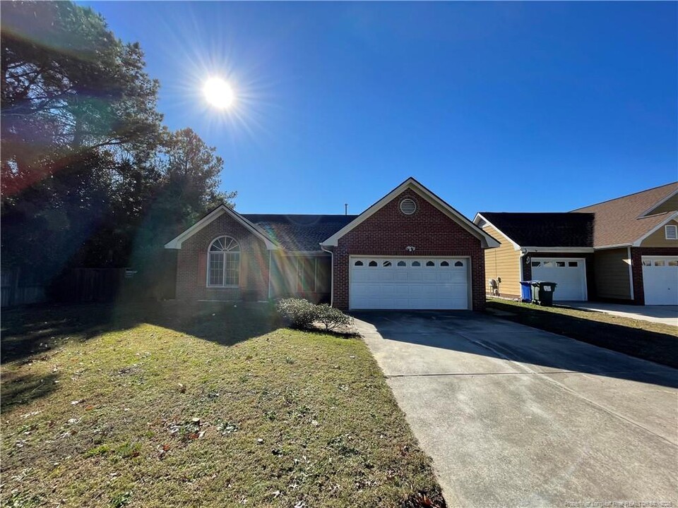 6305 Bent Tree Dr in Fayetteville, NC - Building Photo