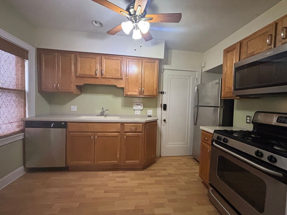 2921 Ludlow Rd in Cleveland, OH - Foto de edificio