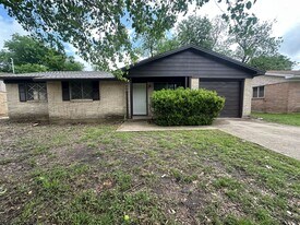 4000 Acree St in Waco, TX - Building Photo