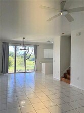 614 NW 170th Terrace in Pembroke Pines, FL - Foto de edificio - Building Photo