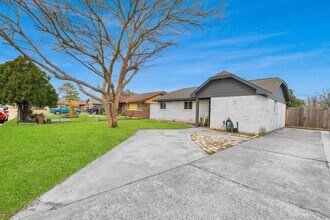 834 Ellington St in Houston, TX - Building Photo - Building Photo