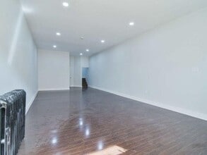 871 King St E in Hamilton, ON - Building Photo - Building Photo