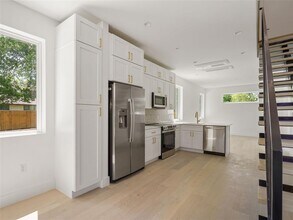 2609 Davis Ln in Austin, TX - Building Photo - Building Photo