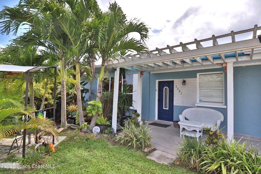 3681 Rio Vista Way in Melbourne, FL - Building Photo