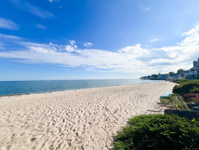 83 Sandpiper Crescent in Milford, CT - Building Photo - Building Photo