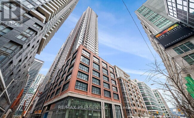 55-1055 Mercer St