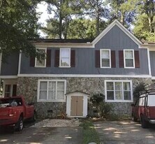 391 Pleasant Oak Ct SW in Marietta, GA - Building Photo