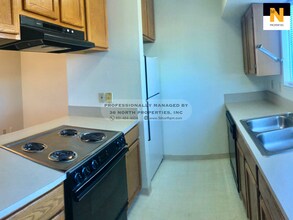 601 David Ave in Monterey, CA - Building Photo - Building Photo