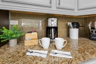 412 5th Ave N in Jacksonville Beach, FL - Foto de edificio - Building Photo