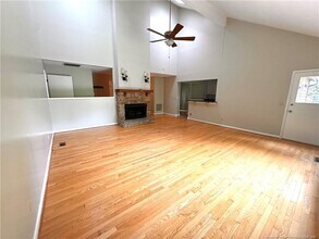 5609 Weatherford Rd in Fayetteville, NC - Building Photo - Building Photo