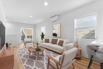 1440 Lakepointe St in Grosse Pointe Park, MI - Building Photo - Building Photo