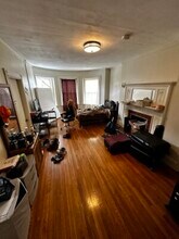910 Beacon St, Unit 3 in Boston, MA - Building Photo - Building Photo